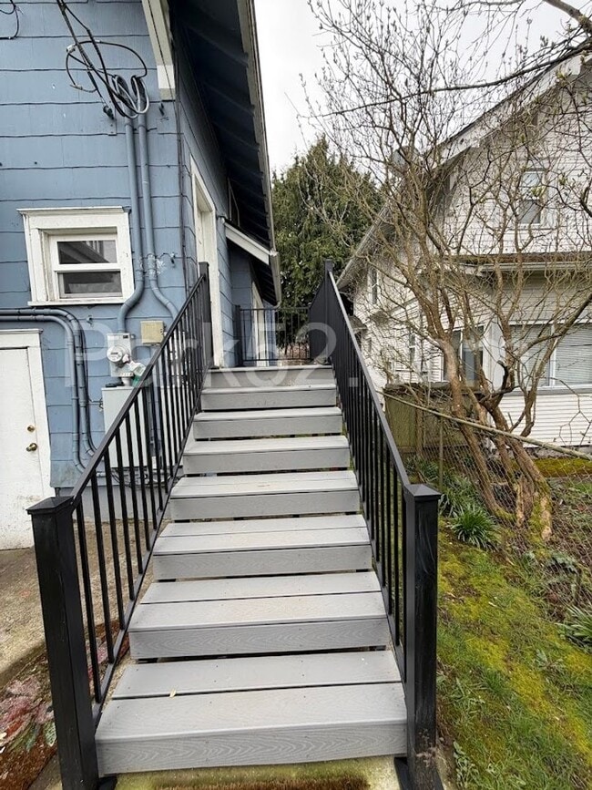 Building Photo - 1711 S 9th St