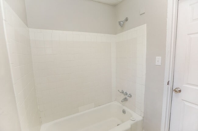 Building Photo - 2224 Marshall Ave