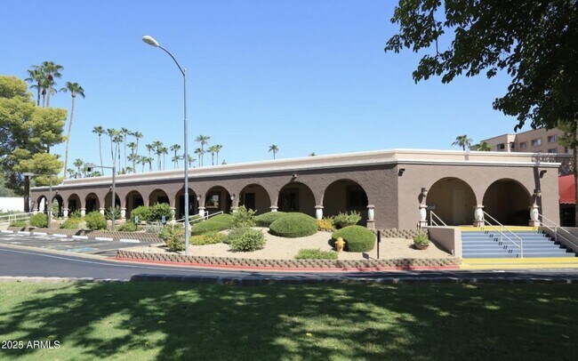 Building Photo - 7840 E Camelback Rd
