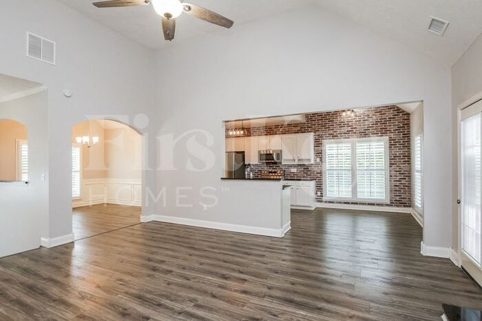 Building Photo - 77 Cypress Dr