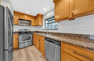Building Photo - 2827 Monument Boulevard