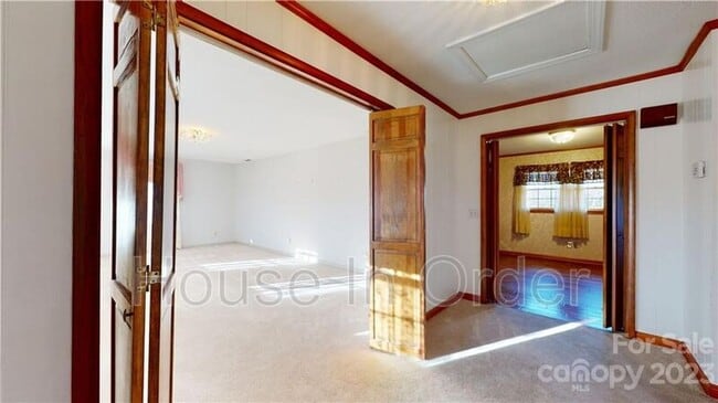 Building Photo - 219 Ridge Rd