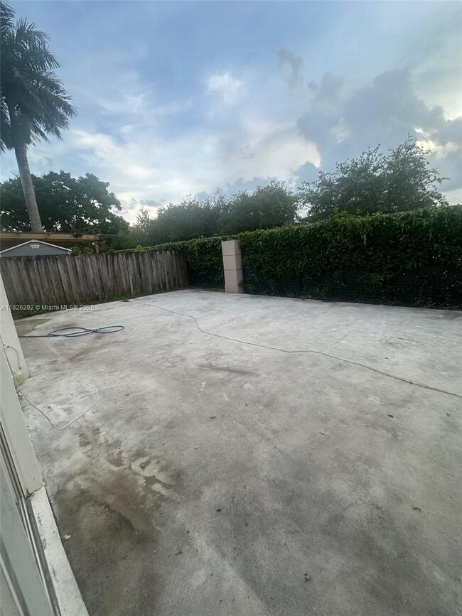 Building Photo - 7375 NW 173rd Dr