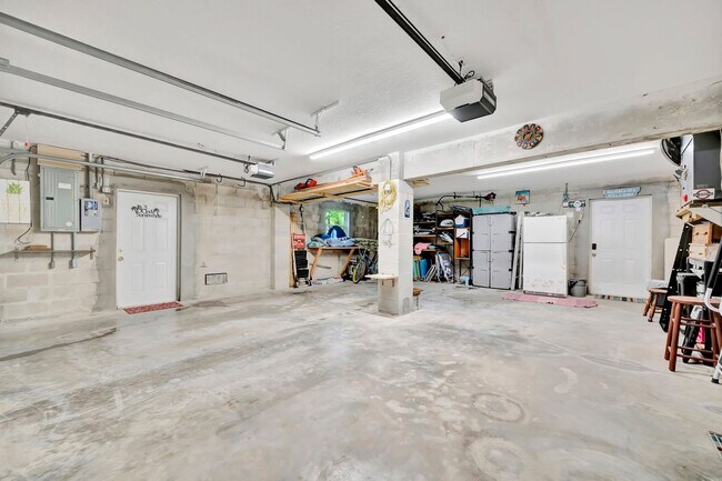 Building Photo - 28 Michiana Dr