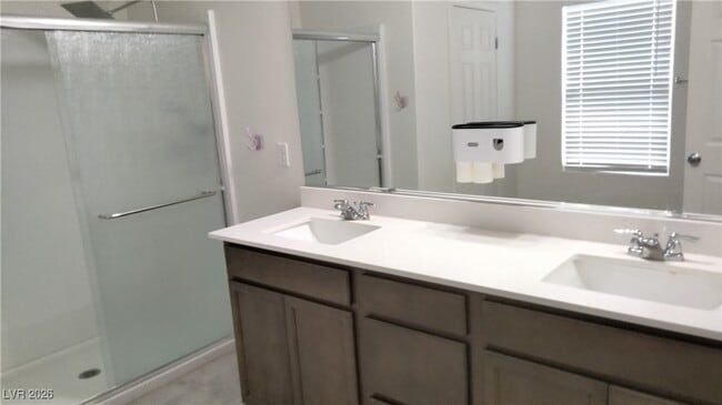 Building Photo - 7513 Lush Oasis Ave.