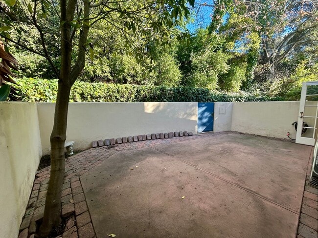 Building Photo - San Roque 3 Bedroom Townhouse - Available Now