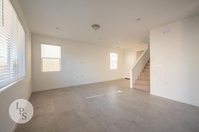 Building Photo - BRAND NEW! Riverstone Madera Home, 3BR/2.5...