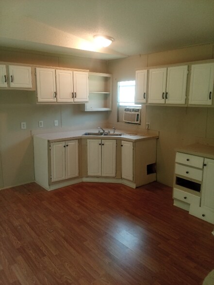 Building Photo - 333 Weatherbrook Ln