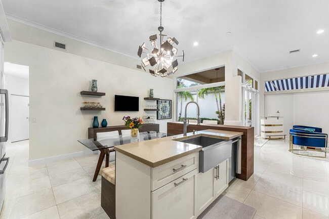 Building Photo - 6673 NW 24th Terrace