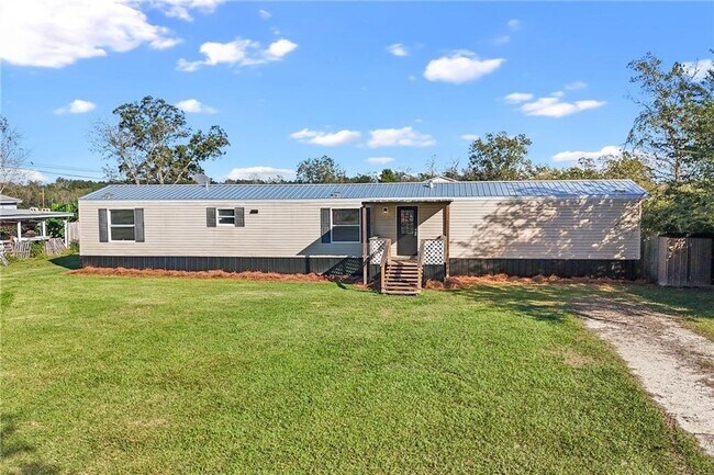 Building Photo - 16962 Lea Cir
