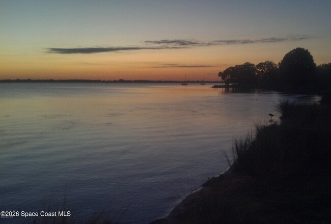 Building Photo - 2145 Golf Isle Dr