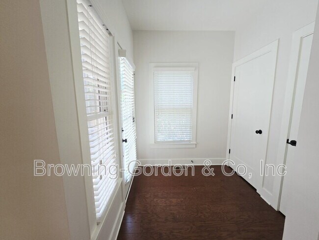 Building Photo - 4017 Elkins Alley