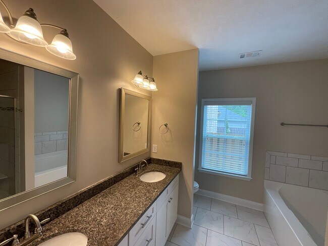 Building Photo - ****Rent Special***** 50% off the first re...