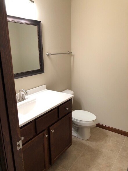 Building Photo - 2115 Suncrest