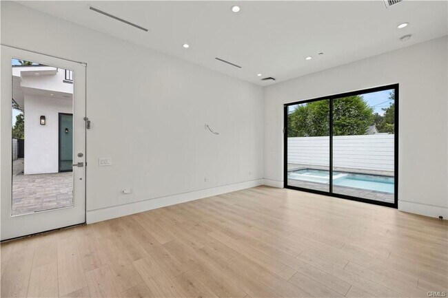 Building Photo - 4532 Katherine Ave