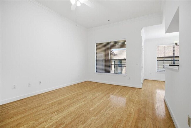 Building Photo - 3777 Peachtree Rd NE