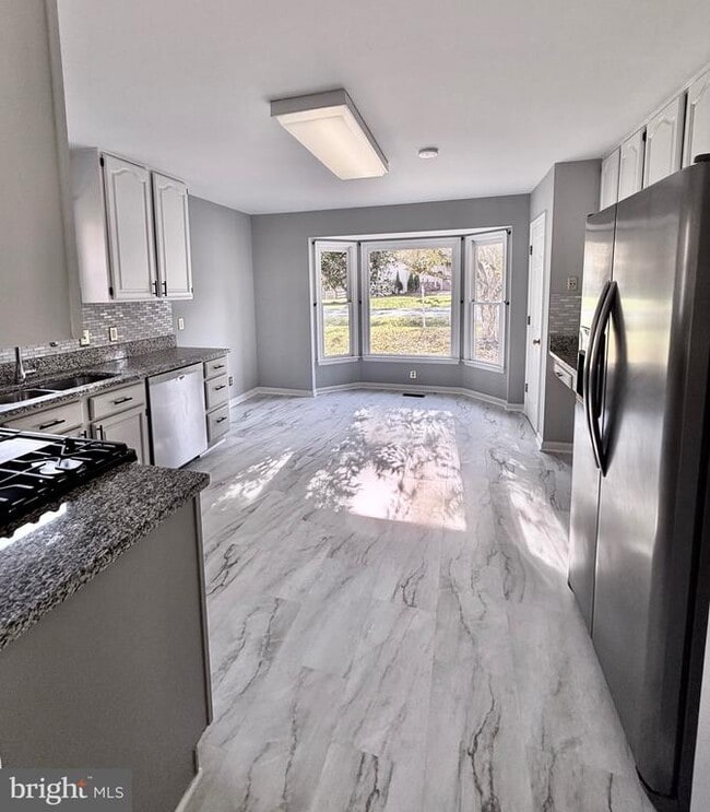 Building Photo - 4209 Oakhill Rd