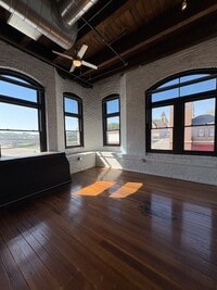 Building Photo - 116 N 5th St