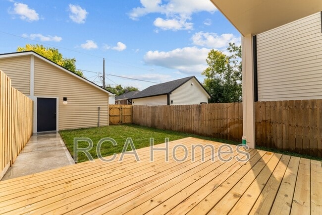 Building Photo - 45 Keystone Ave