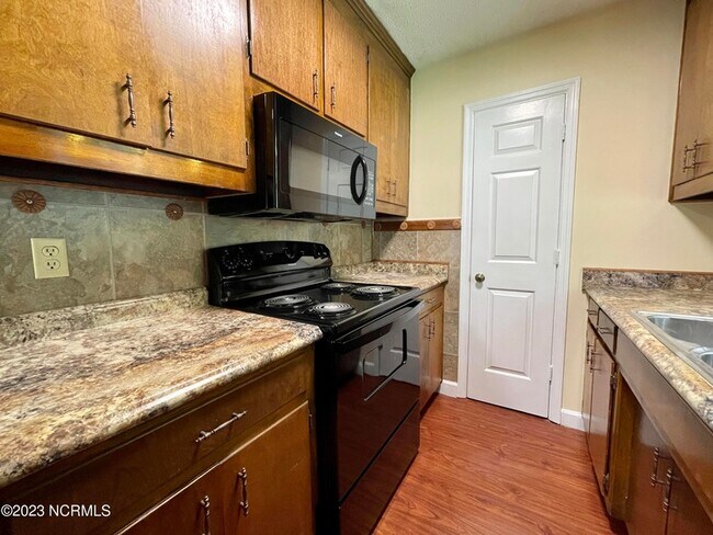 Building Photo - 3804 Brandywine Dr