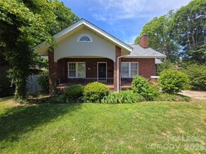 Building Photo - 337 N 9th St