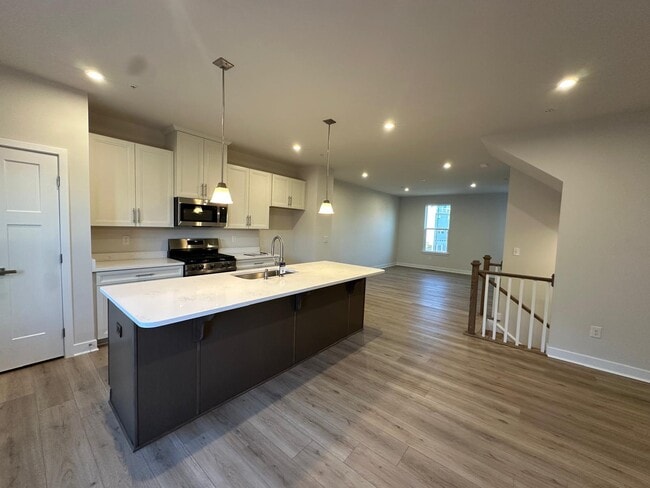 Building Photo - 8626 S Park Dr