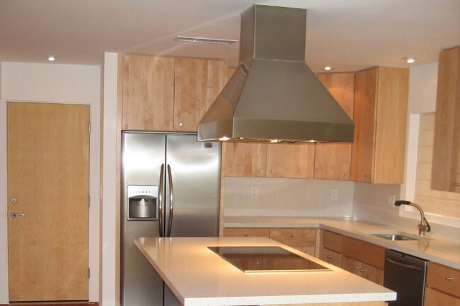 Building Photo - 4823 N 35th Pl