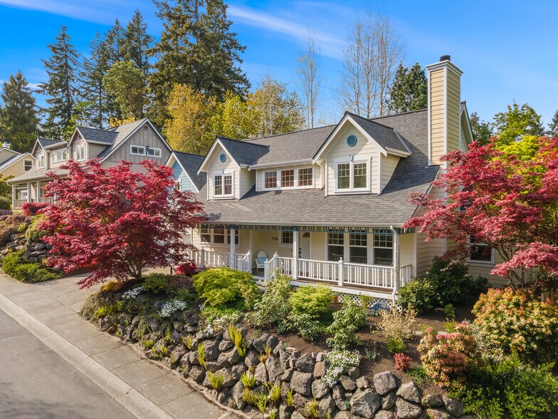 Primary Photo - 756 NE Brookcliff Ln