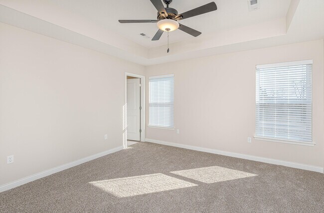 Building Photo - 720 Promenade Dr