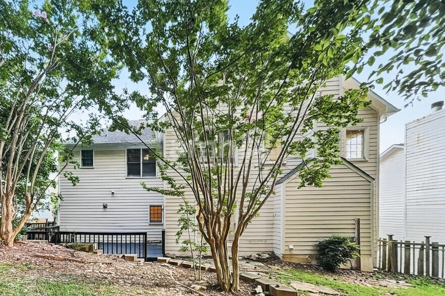 Building Photo - 2175 Carlysle Cove Dr