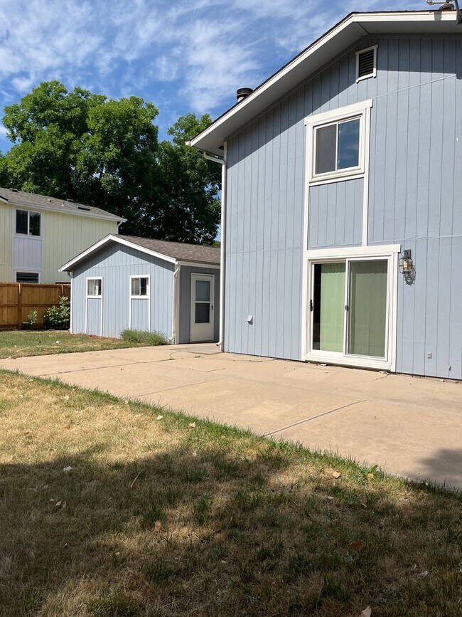 Building Photo - 3 Bed 2.5 Bath Single-Family Home on Cul-De-Sac w/ Large Fenced Backyard, Garage