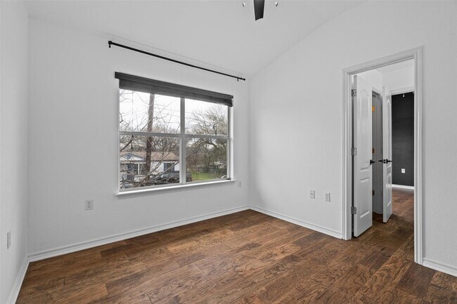 Building Photo - 7312 E Ben White Blvd