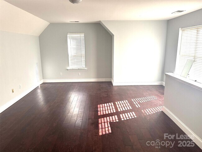 Building Photo - 11119 Amherst Glen Dr