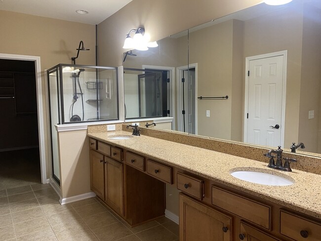 Building Photo - 409 Halyard Ln