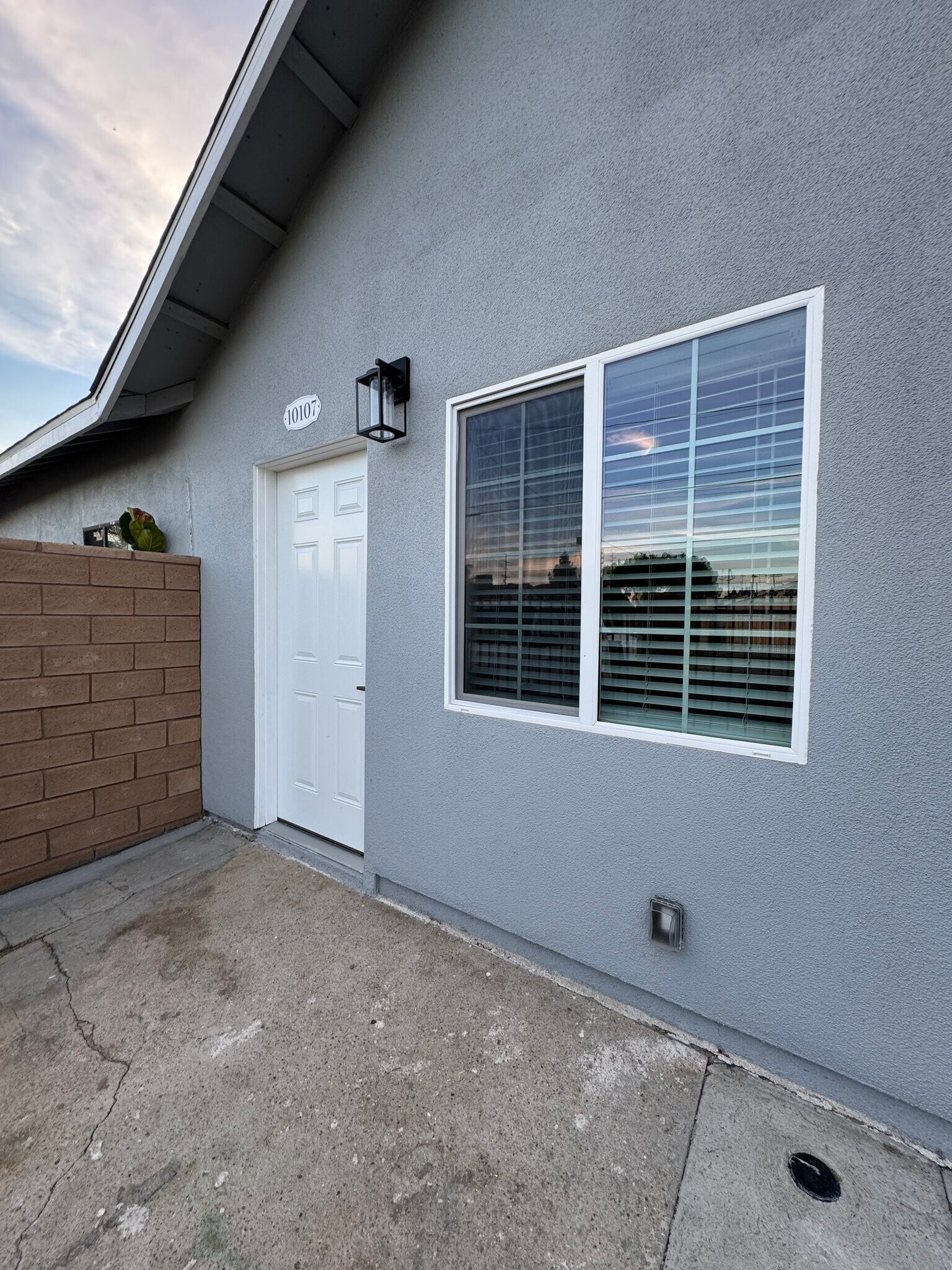 Building Photo - 10107 Laurel Canyon Blvd