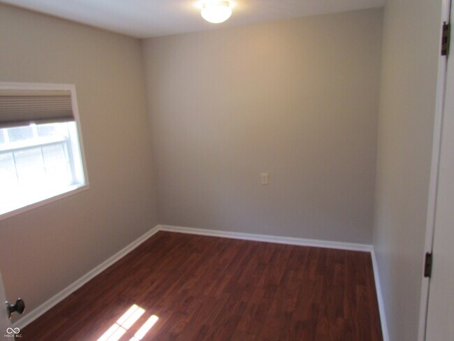 Building Photo - 4201 Clarendon Rd