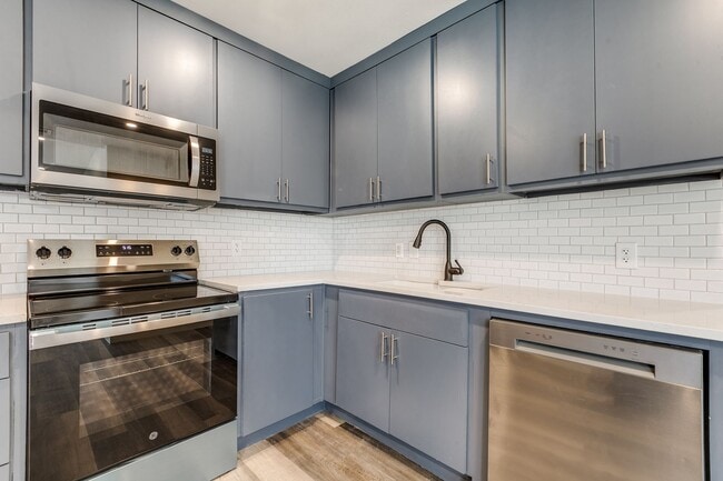 Building Photo - RENOVATED 4-BEDROOM IN SOUTH SAN ANTONIO