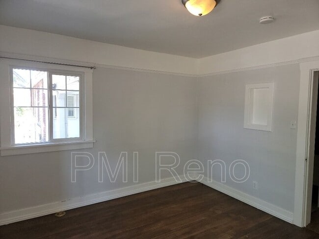 Building Photo - 315 Ryland St