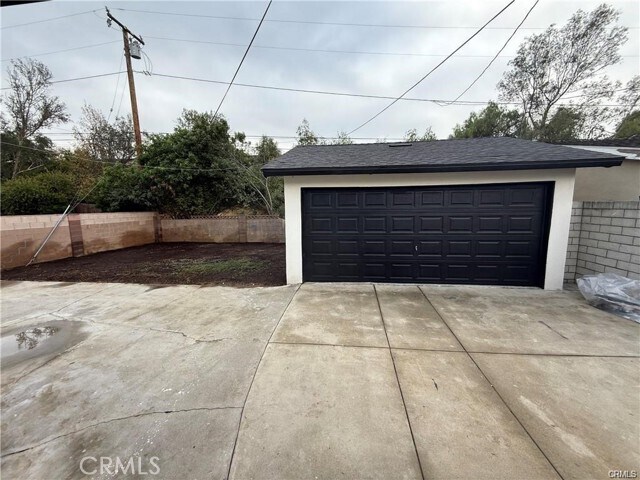 Building Photo - 1818 Deserta Dr