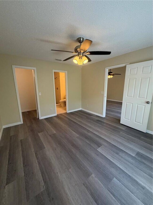 Building Photo - 13829 Timberland Dr