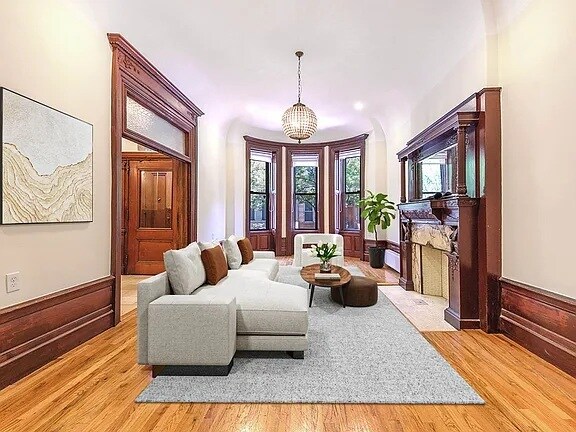 Building Photo - 116 W 118th St