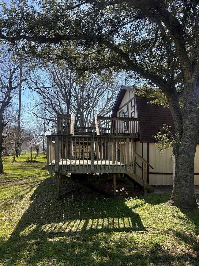 Building Photo - 1312 N Avenue R