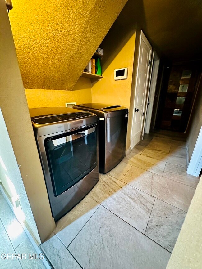 Building Photo - 11716 Fred Perry Dr