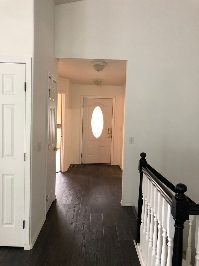 Building Photo - Beautiful home in gated private community