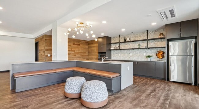 Building Photo - 5811 Main St