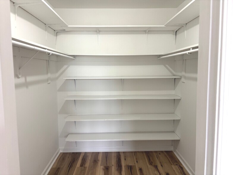 Building Photo - 106 Remington Ct