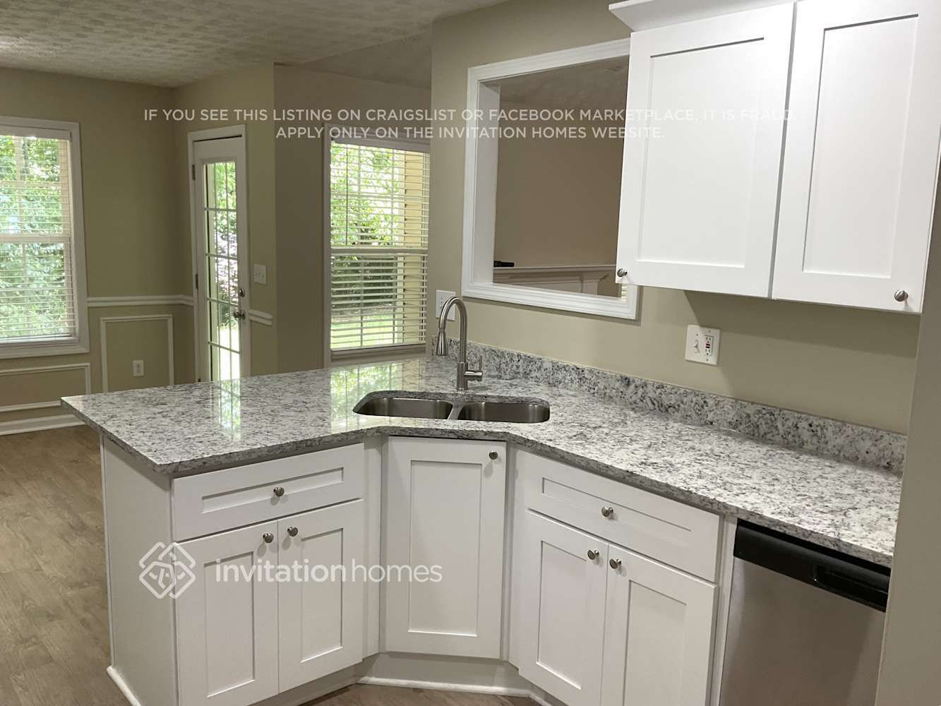 Building Photo - 898 Kendall Park Dr