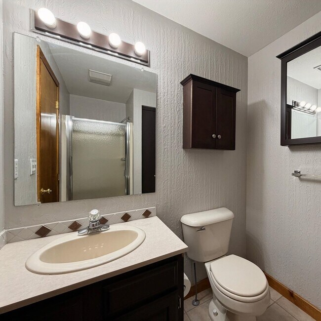 Building Photo - 17 Bayberry Dr