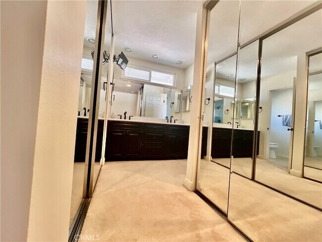 Building Photo - 24822 Via San Fernando