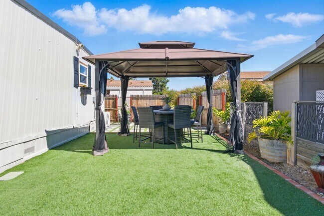 Building Photo - Highly Desirable Double Wide 55+ Home in Rancho Escondido!